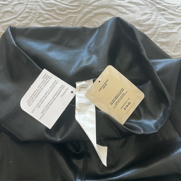 Fabletics Oasis High Waisted leggings. Size M/8 “Black Fog Foil” color - Picture 2 of 5